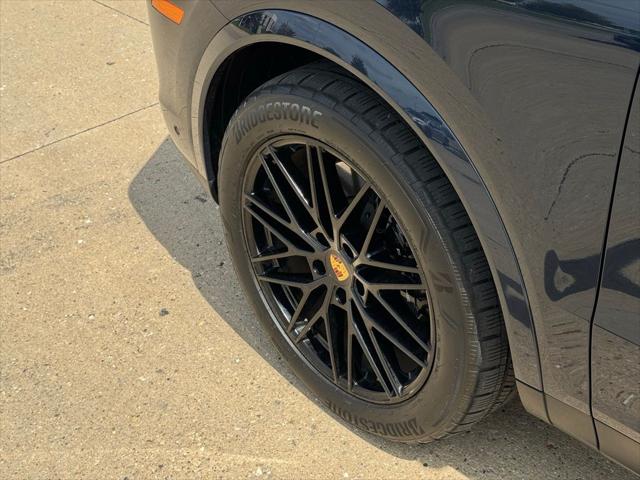 2024 Porsche Cayenne Unknown
