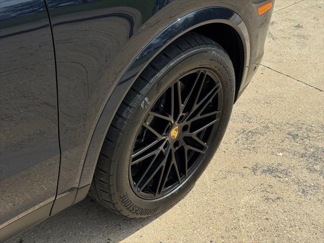 2024 Porsche Cayenne Unknown