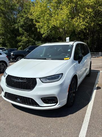 Used 2025 Chrysler Pacifica Limited For Sale in OLIVE BRANCH RD, MS