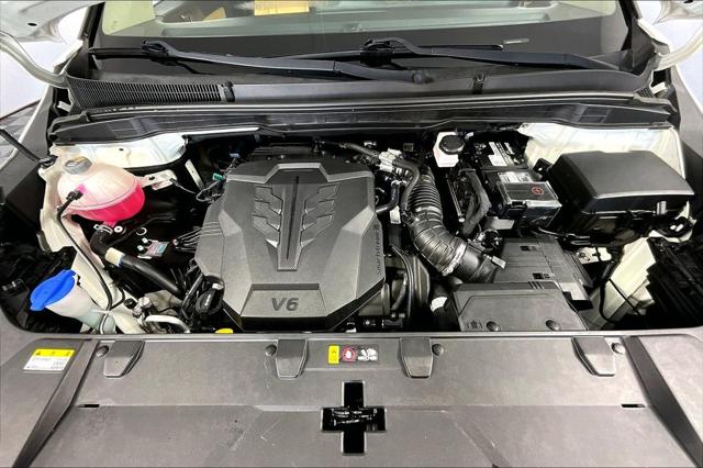 Used 2023 Kia Carnival MPV LX Seat Package For Sale in Olive Branch, MS