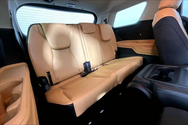 Used 2023 Kia Carnival MPV LX Seat Package For Sale in Olive Branch, MS