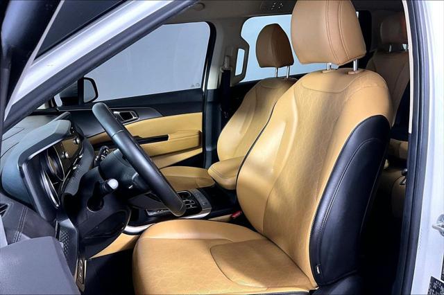 Used 2023 Kia Carnival MPV LX Seat Package For Sale in Millington, TN