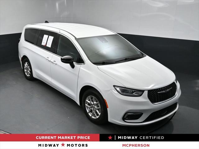 2025 Chrysler Pacifica Select for sale in McPherson, KS