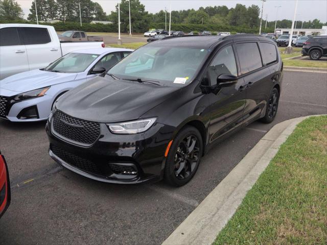 2025 Chrysler Pacifica Limited for sale in Sanford, NC