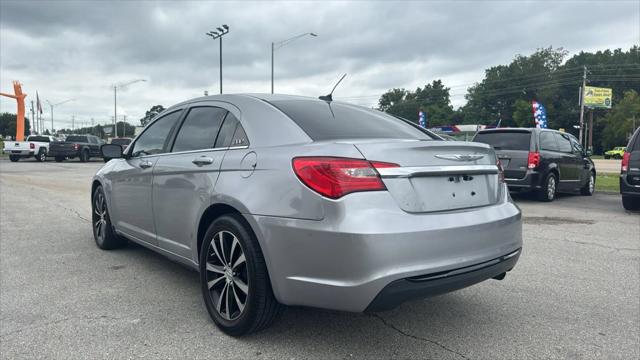 2013 Chrysler 200 Touring