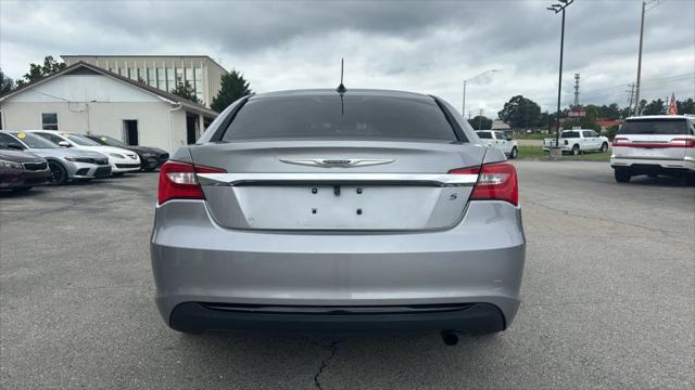 2013 Chrysler 200 Touring