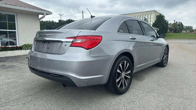 2013 Chrysler 200 Touring
