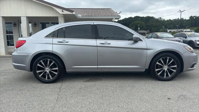 2013 Chrysler 200 Touring