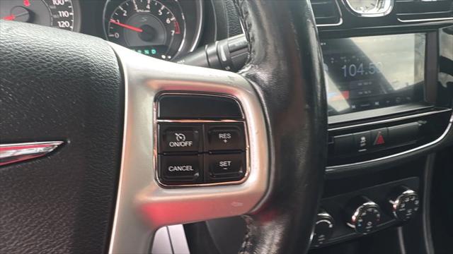 2013 Chrysler 200 Touring
