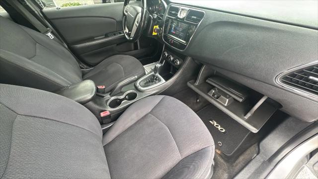 2013 Chrysler 200 Touring
