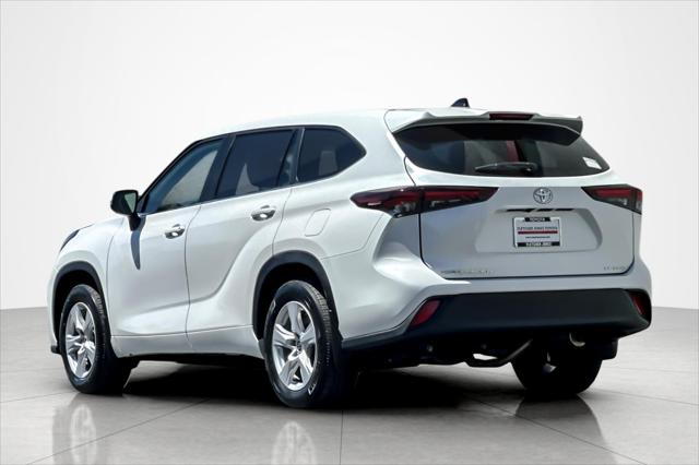 2025 Toyota Highlander LE