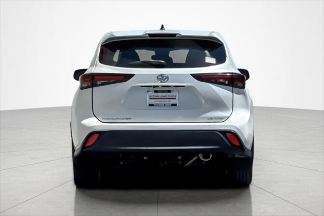 2025 Toyota Highlander LE