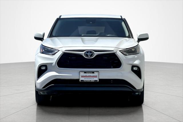 2025 Toyota Highlander LE