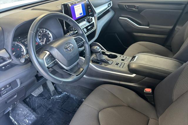 2025 Toyota Highlander LE