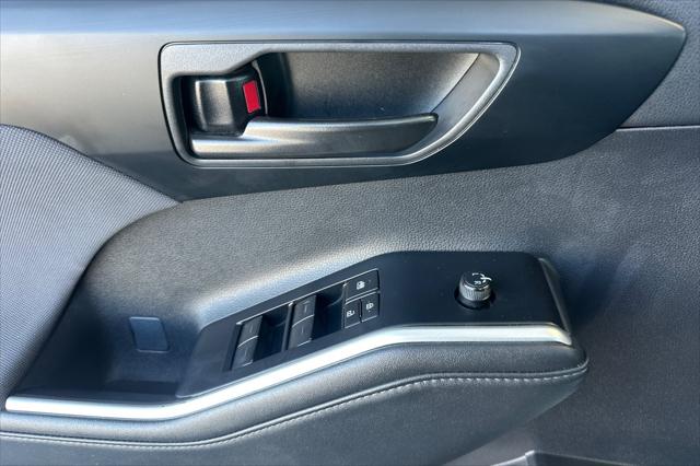 2025 Toyota Highlander LE