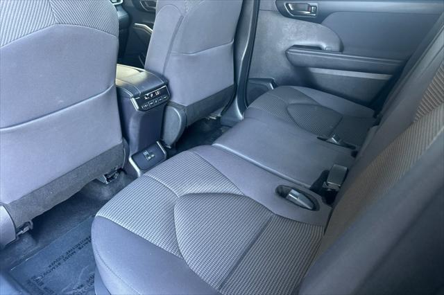 2025 Toyota Highlander LE