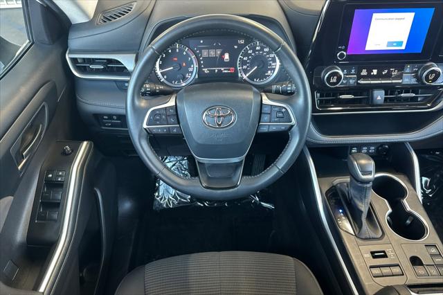 2025 Toyota Highlander LE