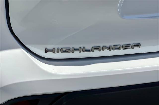 2025 Toyota Highlander LE