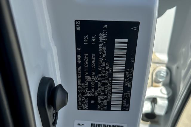 2025 Toyota Highlander LE