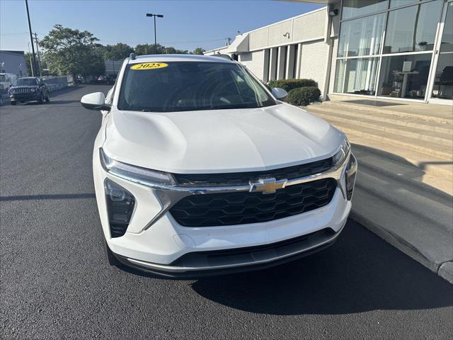 Used 2025 Chevrolet Trax FWD LT For Sale in Toledo, OH