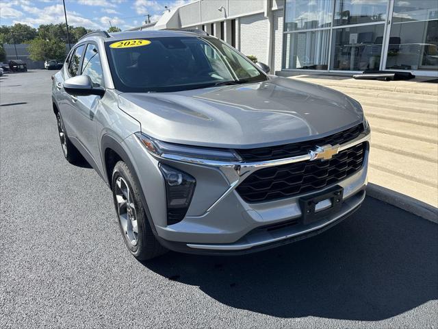 Used 2025 Chevrolet Trax FWD LT For Sale in Toledo, OH