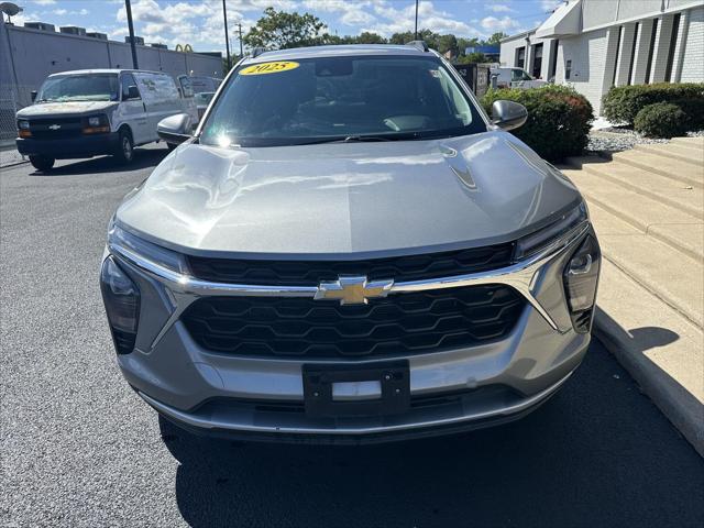 Used 2025 Chevrolet Trax FWD LT For Sale in Toledo, OH
