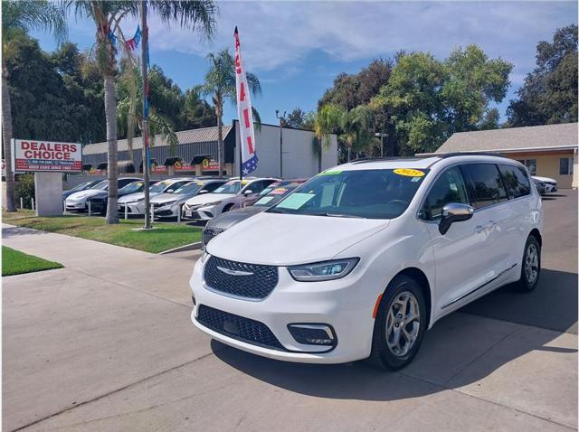 2023 Chrysler Pacifica Limited for sale in Farmersville, CA