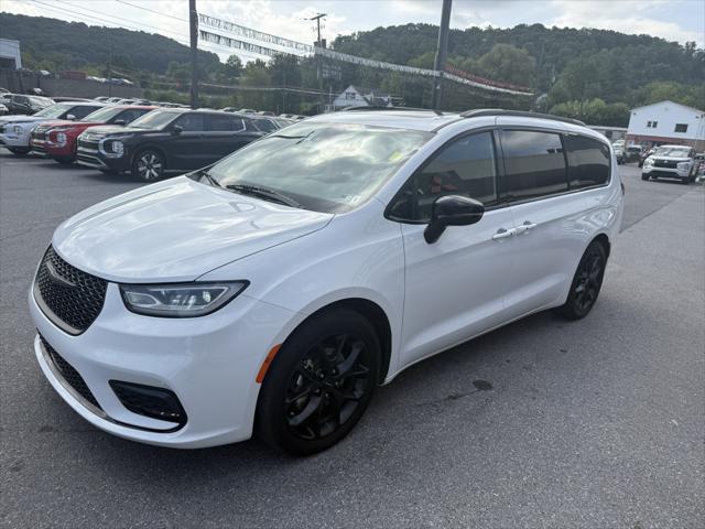 2025 Chrysler Pacifica Limited for sale in PRINCETON, WV