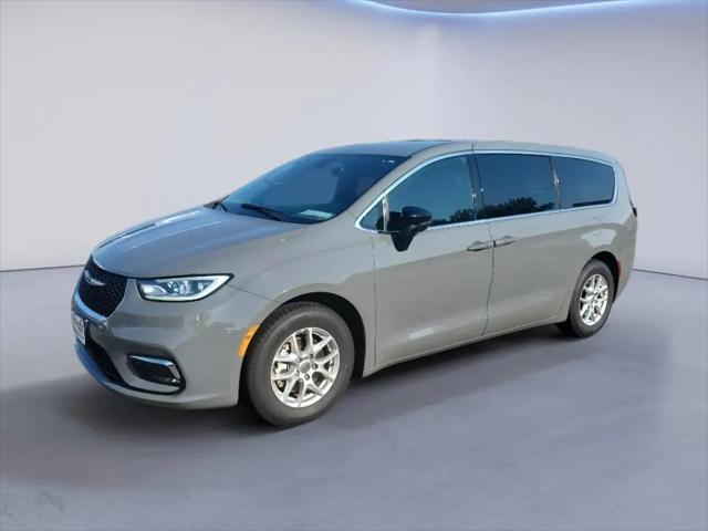 2025 Chrysler Pacifica Select for sale in Marathon, WI