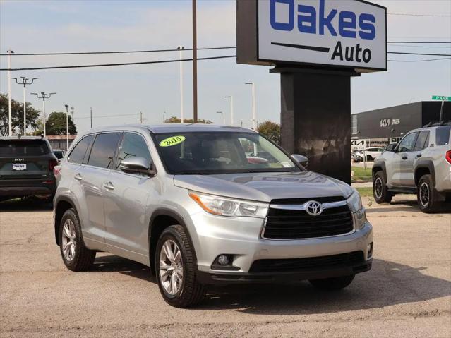 2015 Toyota Highlander LE Plus V6 for sale in Olathe, KS