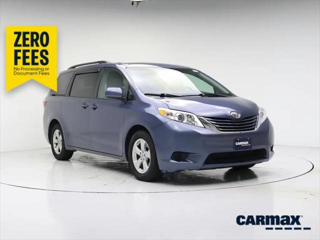 2017 Toyota Sienna LE 8 Passenger for sale in Milwaukee, WI