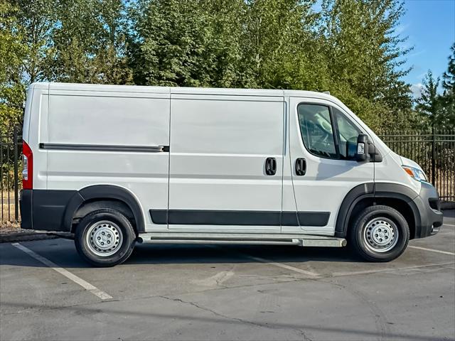 2025 Ram ProMaster 2500 Cargo Van Tradesman Low Roof 136 WB w/Pass Seat