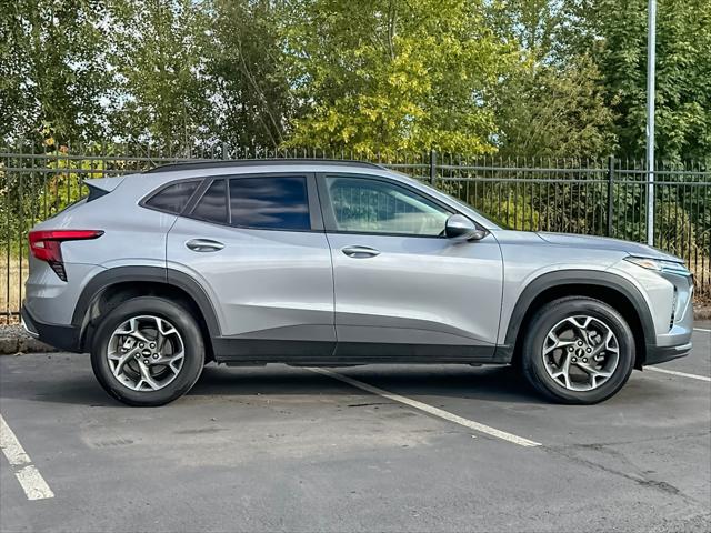 2025 Chevrolet Trax FWD LT