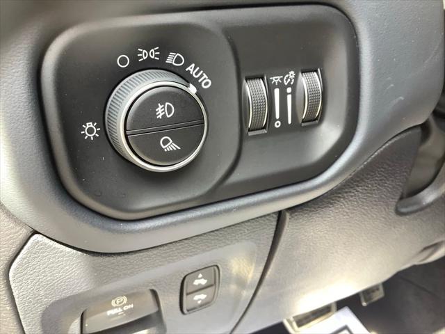 2023 Ram 1500 Limited Crew Cab 4x4 57 Box