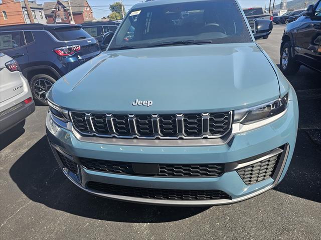 2027 Jeep Grand Cherokee GRAND CHEROKEE LIMITED 4X4