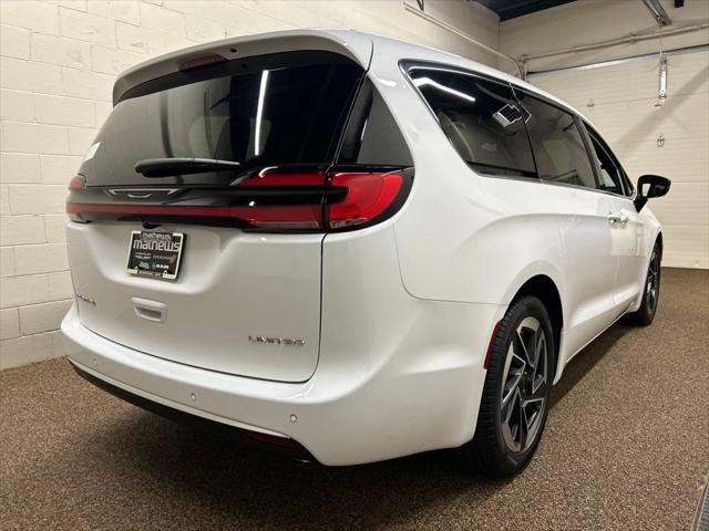 2027 Chrysler Pacifica PACIFICA LIMITED