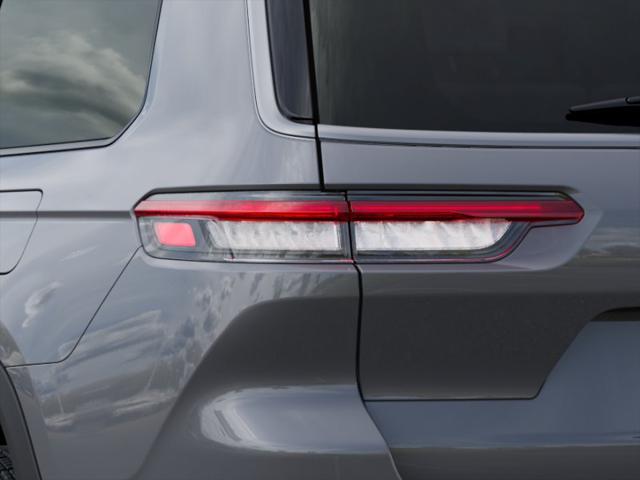 New 2027 Sting-Gray Clear-Coat Paint Jeep Laredo Altitude image 35