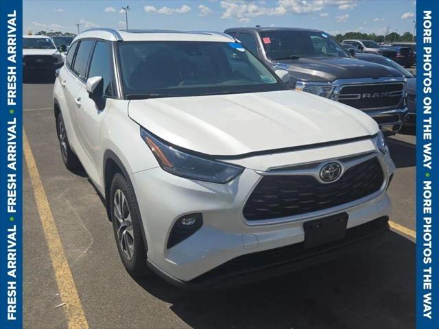 2021 Toyota Highlander XLE for sale in Iowa City, IA