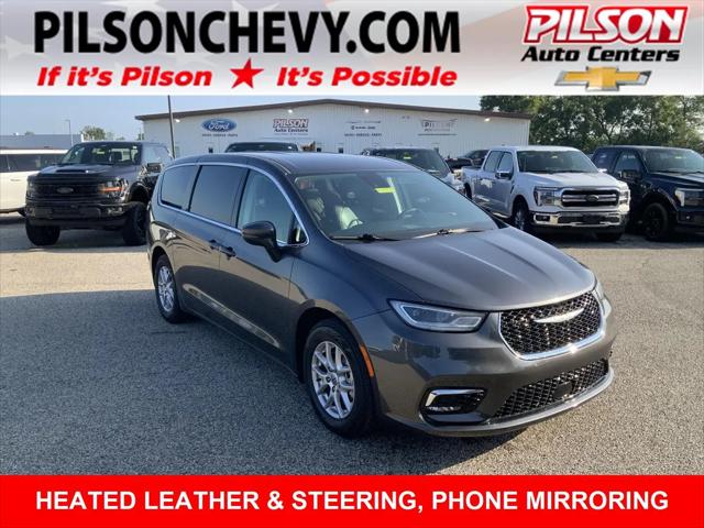2023 Chrysler Pacifica Touring L for sale in Clinton, IN