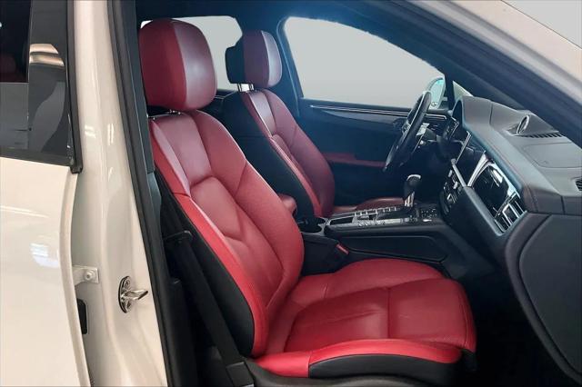 2021 Porsche Macan Macan