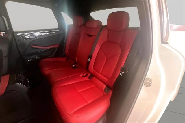 2021 Porsche Macan Macan