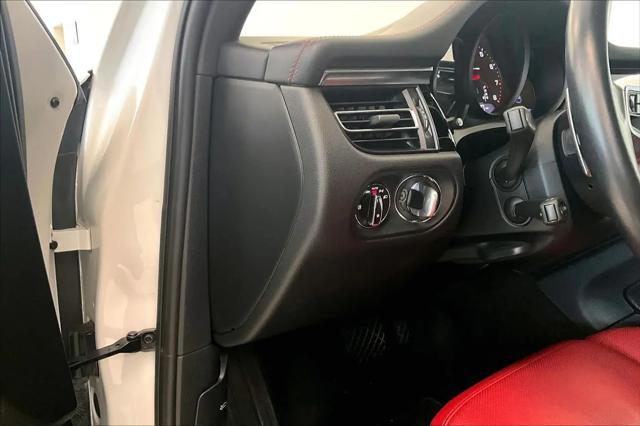 2021 Porsche Macan Macan