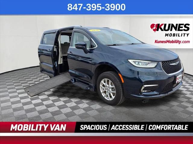 2021 Chrysler Pacifica Touring L for sale in Antioch, IL