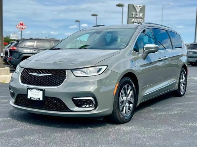 2021 Chrysler Pacifica Hybrid Pinnacle for sale in Omaha, NE
