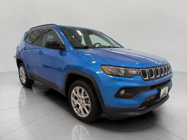 2023 Jeep Compass Latitude Lux FWD for sale in Oshkosh, WI