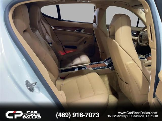 2015 Porsche Panamera 2