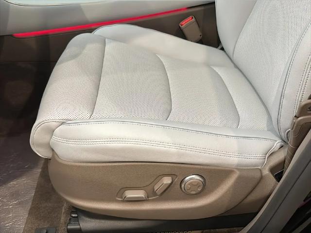 2027 Genesis GV70 2.5T Advanced