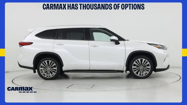 2023 Toyota Highlander Hybrid Platinum