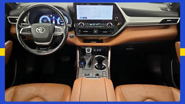 2023 Toyota Highlander Hybrid Platinum