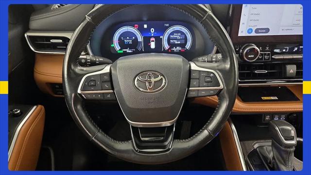 2023 Toyota Highlander Hybrid Platinum